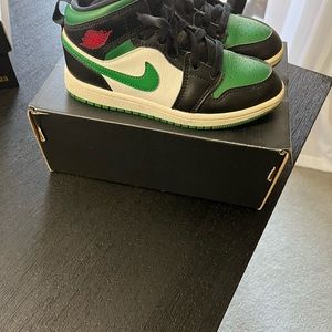 Boys Retro Jordan One Size 13C